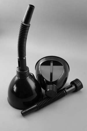 Лейка с фильтром для бензина